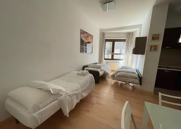 Konukevi Luciano Laterani Roma